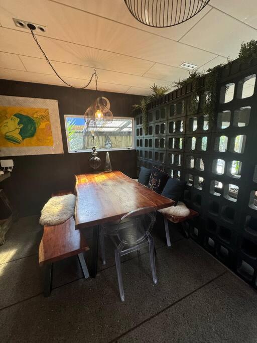 Electric Waihi Beach House - Family & Dog Friendly, Close To Beach, Pool Table, Outdoor Fire Room, Skate Ramp Bowentown Экстерьер фото