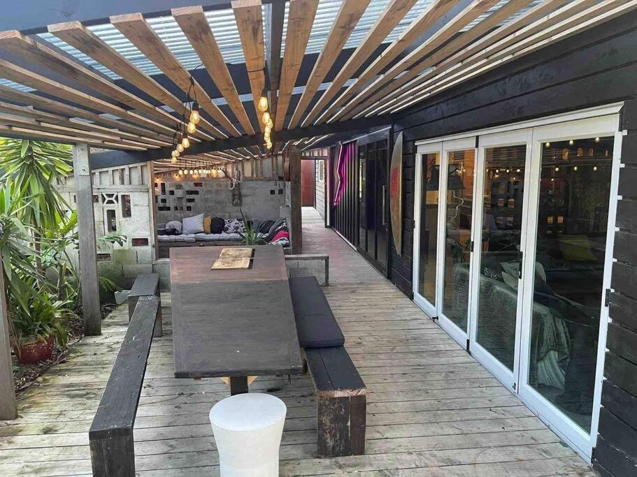 Electric Waihi Beach House - Family & Dog Friendly, Close To Beach, Pool Table, Outdoor Fire Room, Skate Ramp Bowentown Экстерьер фото